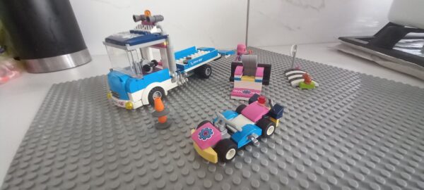 20260608_120406 LEGO® Friends - Camion de service si intretinere